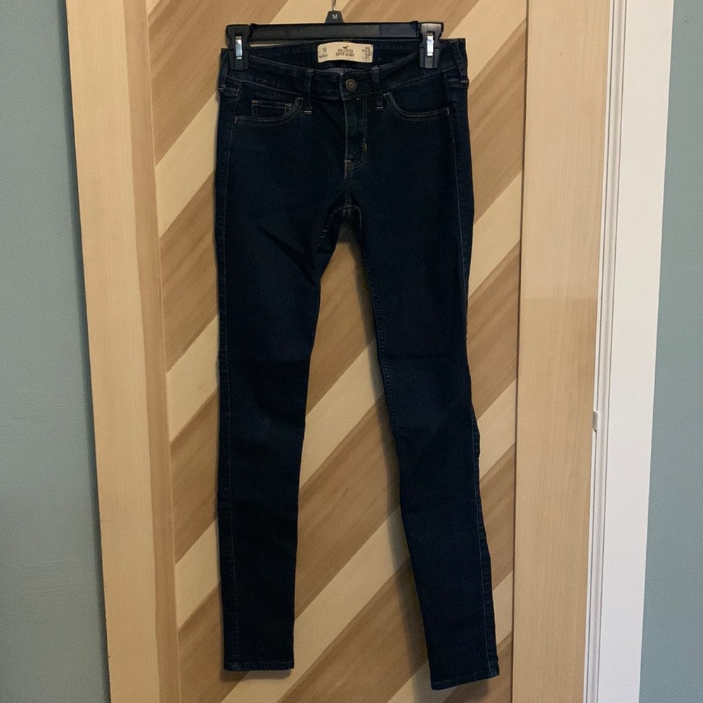 Size 1R Hollister Super Skinny Jeans- Like New!